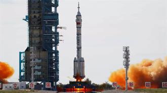Κίνα: Απογειώθηκε η Πρώτη Επανδρωμένη Αποστολή για το Διάστημα (Video)